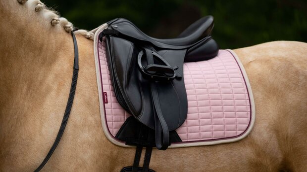 LeMieux Suede Dressage Zadeldek Blossom